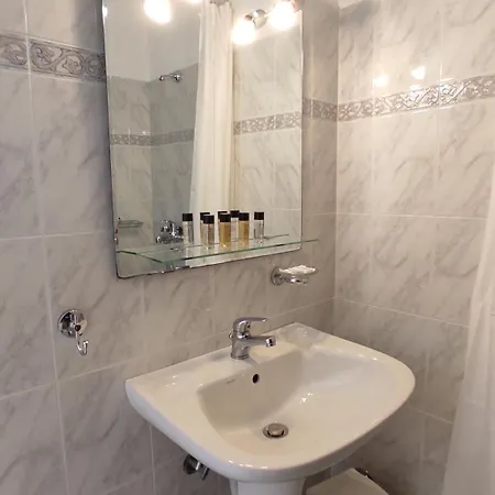 Astrofegia And Διαμέρισμα *