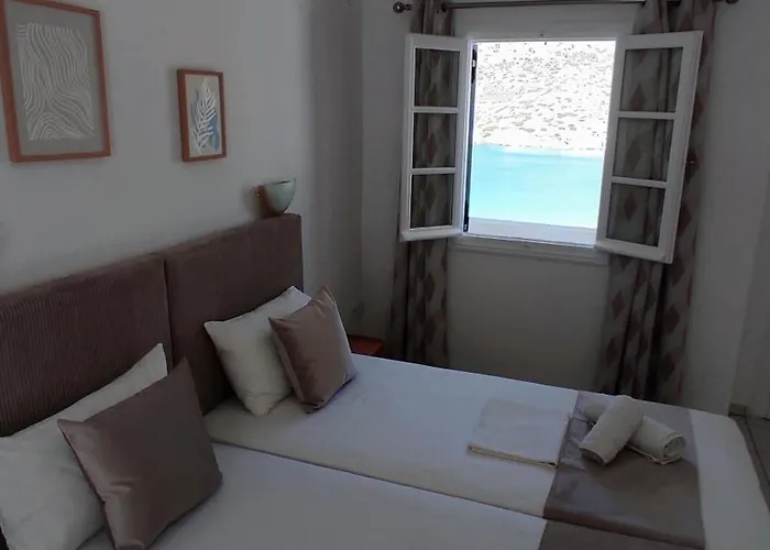 Astrofegia And Apartman Kamáresz